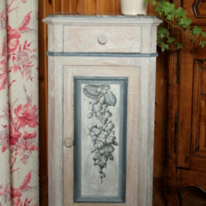 Armoire en Grisaille